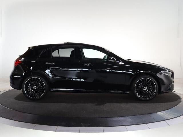 Mercedes-Benz A-KLASSE 250e Business Solution AMG | Dodehoekassistent | Panoramaschuifdak | 360°-camera | 19 inch AMG-velgen |