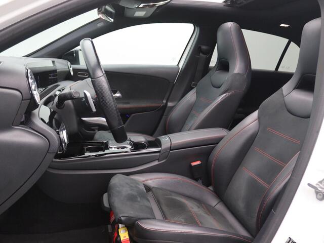 Mercedes-Benz A-KLASSE 200 Business Solution AMG 163PK Aut. Pano-Schuifdak, Full LED, Navi, Keyless, Head-Up Display, 18" LM Velgen