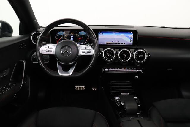 Mercedes-Benz A-KLASSE 200 Aut. AMG Pano-dak Camera Trekhaak