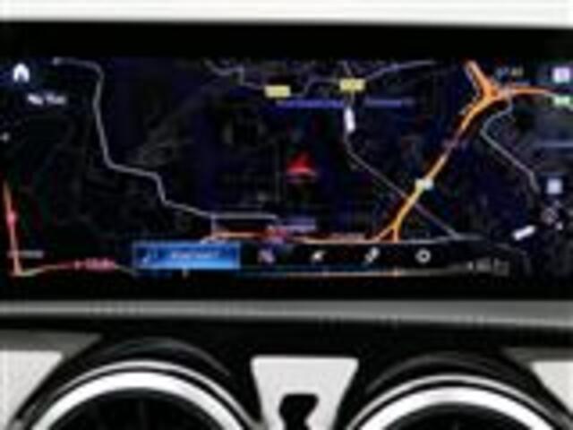 Mercedes-Benz A-KLASSE 160 AMG Sportpakket | Parkeerpakket met Camera | Led Verlichting | Cruise Controle | MBUX Navigatie | Inclusief 24 maanden Mercedes-Benz Certified garantie voor Europa.