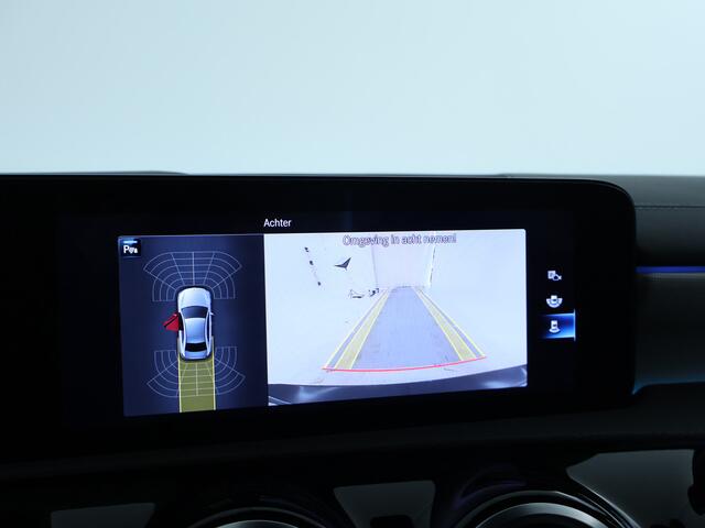Mercedes-Benz A-KLASSE 250 e Sedan Plug-In Hybride | Sfeerverlichting | Achteruitrijcamera | Dodehoekassistent | Nightpakket | Inclusief 24 maanden MB Certified garantie voor Europa.