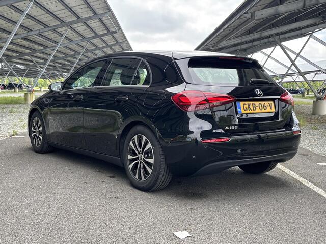Mercedes-Benz A-KLASSE 180 Star Edition | LED verlichting | Zitcomfort pakket | Parkeercamera | Widescreen | Stoelverwarming |