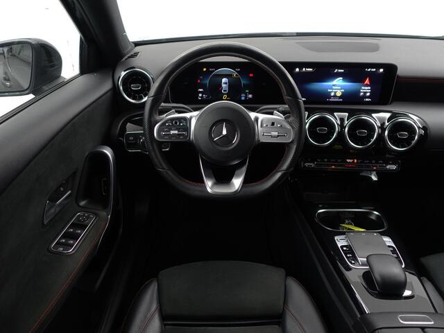 Mercedes-Benz A-KLASSE 200 AMG Prestige Aut- Panoramadak, Carplay, Android Auto, Camera, Xenon Led, Night Package