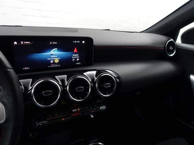 Mercedes-Benz A-KLASSE 200 AMG Prestige Aut- Panoramadak, Carplay, Android Auto, Camera, Xenon Led, Night Package