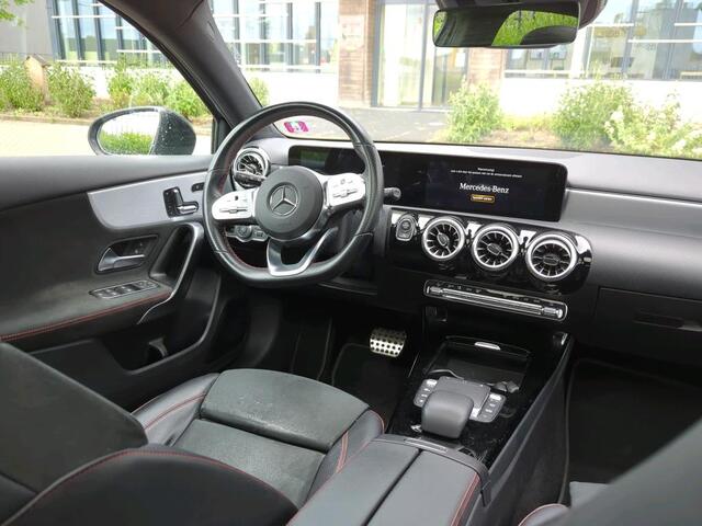 Mercedes-Benz A-KLASSE 180 Business Solution AMG NL AUTO | PANO | STOELVERW | CAMERA |