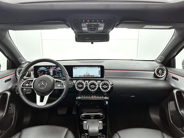 Mercedes-Benz A-KLASSE 250 e Premium Plus | Panoramadak | 5 spaaks lichtmetalen velgen | Wide screen | Navigatie | Parking support | Inclusief 24 maanden Mercedes-Benz Certified garantie voor Europa.