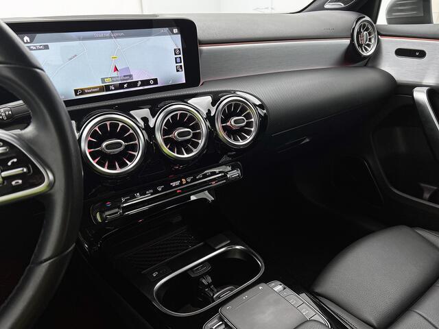 Mercedes-Benz A-KLASSE 250 e Premium Plus | Panoramadak | 5 spaaks lichtmetalen velgen | Wide screen | Navigatie | Parking support | Inclusief 24 maanden Mercedes-Benz Certified garantie voor Europa.