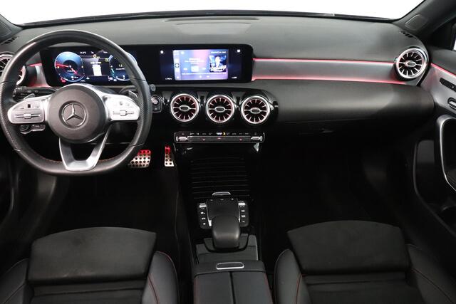 Mercedes-Benz A-KLASSE 180 Business Solution AMG | Camera | Schuif kanteldak | Navigatie | Apple Carplay Android Auto | LED Matrix |