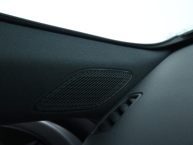Mercedes-Benz A-KLASSE 180 Business Solution AMG | Achteruitrijcamera | Nightpakket | Sfeerverlichting | Inclusief 24 maanden MB Certified garantie voor Europa.