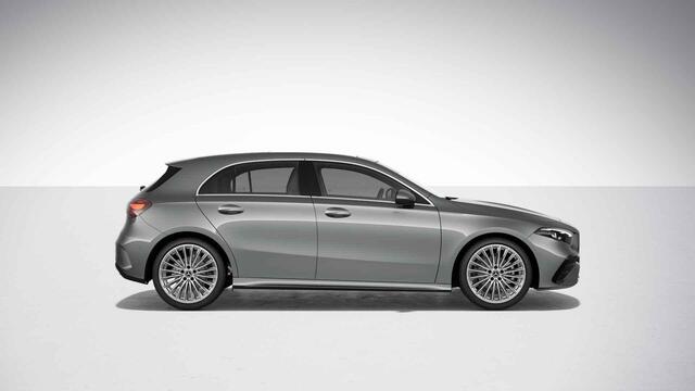 Mercedes-Benz A-KLASSE 180 Star Edition AMG Line LIMITED | Panoramaschuifdak | Head-up display | Multibeam LED | Elektrisch voorstoelen met geheugen