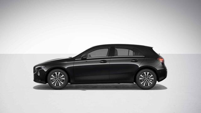 Mercedes-Benz A-KLASSE 180 Star Edition | Stoelverwarming | Achteruitrijcamera | MBUX navigatie Premium