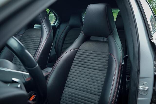 Mercedes-Benz A-KLASSE 180 Ambition / AMG / Pano / Licht&Zicht / Led