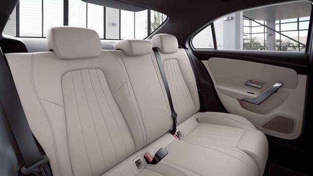 Mercedes-Benz A-KLASSE 180 d Premium Plus | Memory | Stoelventilatie | Multicontourstoelen | Rijassistentiepakket | 360 graden camera | Keyless |