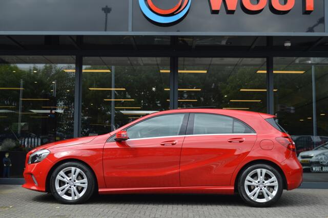 Mercedes-Benz A-KLASSE 160 Ambition Led Panorama Camera Pdc