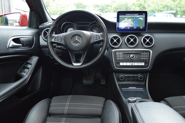 Mercedes-Benz A-KLASSE 160 Ambition Led Panorama Camera Pdc