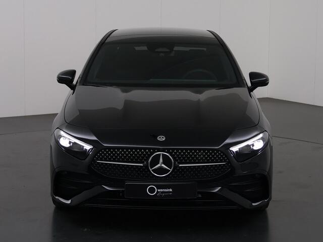 Mercedes-Benz A-KLASSE Limousine 180 Star Edition AMG Line | Panoramadak | Night pakket | Camera | Winterpakket