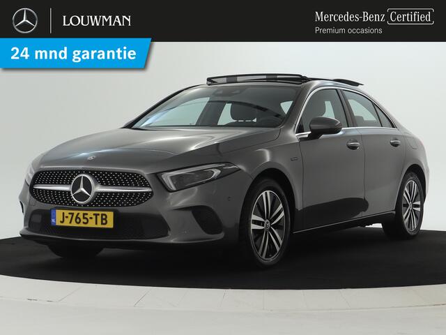 Mercedes-Benz A-KLASSE 250 e Business Solution Luxury Limited | Panoramadak | Trekhaak | Memorystoelen | Multibeam LED | Sfeerverlichting | Inclusief 24 maanden MB Certified garantie voor Europa.