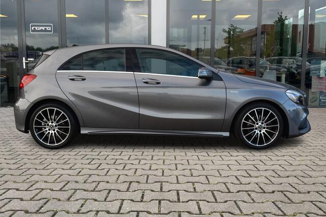 Mercedes-Benz A-KLASSE 160 AMG | 18 Inch | Camera | LED |