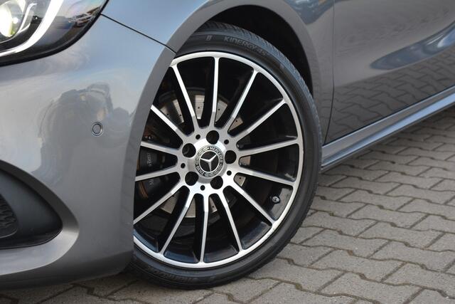Mercedes-Benz A-KLASSE 160 AMG | 18 Inch | Camera | LED |