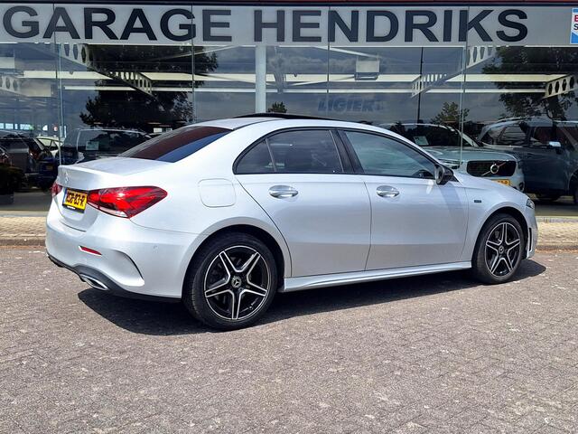 Mercedes-Benz A-KLASSE 250 e Business Solution AMG-Line Automaat | Pano | Memory-Pack | Sfeer | Full LED | Trekhaak | occasion