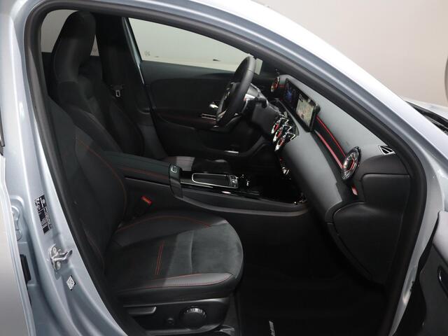 Mercedes-Benz A-KLASSE 180 Business Solution AMG | Panoramaschuifdak | Nightpakket | Achteruitrijcamera