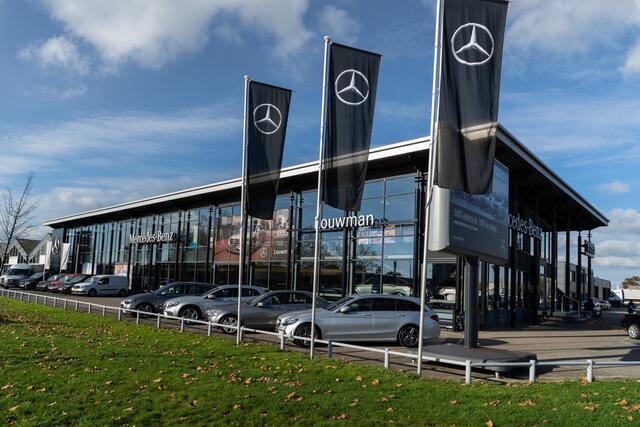 Mercedes-Benz A-KLASSE 250 e AMG Face Lift Plug-In Hybride | AMG Line | Night Pakket | Trekhaak | Lederen Bekleding | Panorama Schuif-Kanteldak | Sfeerverlichting | Inclusief 24 maanden MB Certified garantie voor Europa.