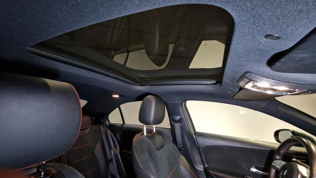 Mercedes-Benz A-KLASSE 180 Business Solution AMG | Panoramadak | Carplay