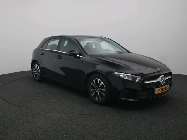 Mercedes-Benz A-KLASSE 180 Ledkoplampen | Volledig digitaal display | Achteruitrijcamera | Spieghel Pakket | Licht- en zicht pakket. Inclusief 24 maanden MB Certified garantie voor Europa.