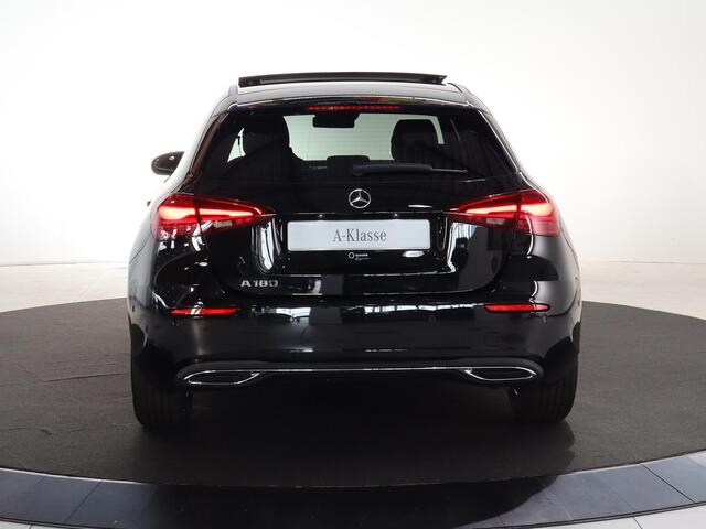 Mercedes-Benz A-KLASSE 180 Star Edition Luxury Line | Panoramadak | Achteruitrijcamera | Stoelverwarming | Widescreen | Sfeerverlichting |