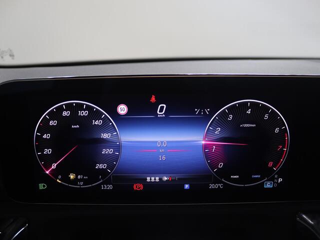 Mercedes-Benz A-KLASSE 180 Star Edition Luxury Line | Panoramadak | Achteruitrijcamera | Stoelverwarming | Widescreen | Sfeerverlichting |
