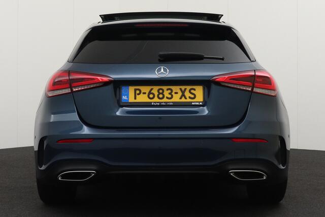 Mercedes-Benz A-KLASSE 180 Aut. AMG Night Pano-dak Memory Camera Sfeerverlichting