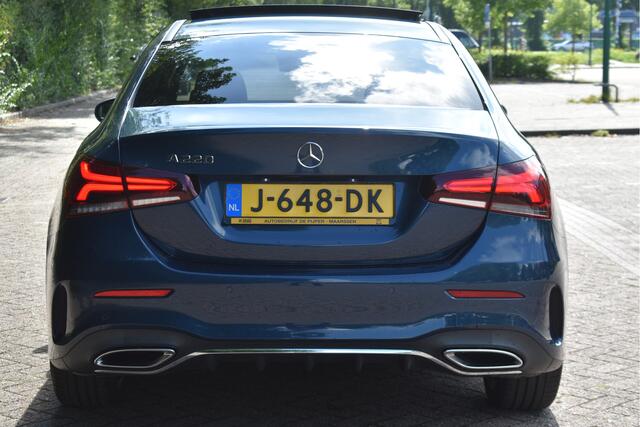 Mercedes-Benz A-KLASSE 220 Premium Plus AMG Line 191 PK | NL-Auto | Zéér vol | Burmester | Keyless | Stoelmassage | Widescreen | Mem.stoelen | Pano.dak | Full LED