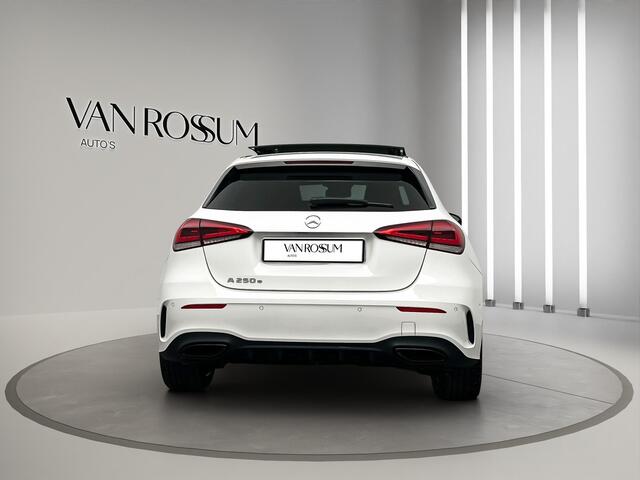 Mercedes-Benz A-KLASSE 250 e AMG Pano Sfeer Camera Night Pakket