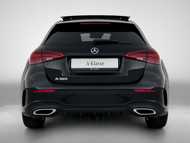 Mercedes-Benz A-KLASSE 180 Business Solution AMG | Nightpakket | Parkeerpakket met achteruitrijcamera | KEYLESS GO | Sfeerverlichting | MULTIBEAM LED | Extra USB-poorten | Verwarmde stoelen vooraan | Spiegelpakket |