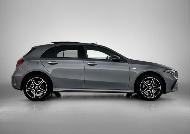 Mercedes-Benz A-KLASSE 250 e Business Solution AMG | Nightpakket | Parkeerpakket met achteruitrijcamera | KEYLESS GO | Spiegelpakket | EASY PACK achterklep | Extra USB-poorten | Sfeerverlichting | MULTIBEAM LED |