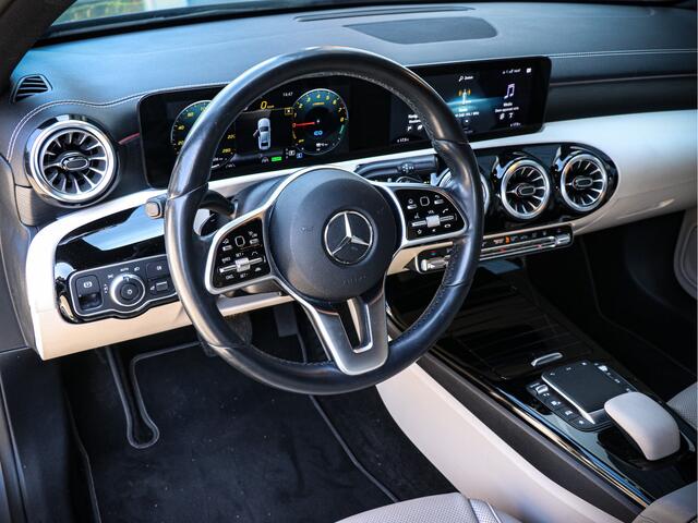 Mercedes-Benz A-KLASSE 250e Premium Plus