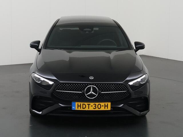 Mercedes-Benz A-KLASSE Limousine 180 Star Edition AMG Line | Panoramadak | Apple Carplay/Android Auto| Night pakket | Camera | Stoelverwarming |