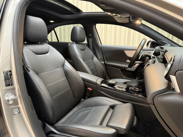 Mercedes-Benz A-KLASSE 250 e *AMG* Panoramadak / Burmester / Ambient / Adapt. Cruise / Memory / LED / Leder / Camera / Navigatie / 18'' LMV