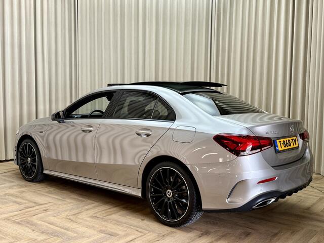 Mercedes-Benz A-KLASSE 250 e *AMG* Panoramadak / Burmester / Ambient / Adapt. Cruise / Memory / LED / Leder / Camera / Navigatie / 18'' LMV
