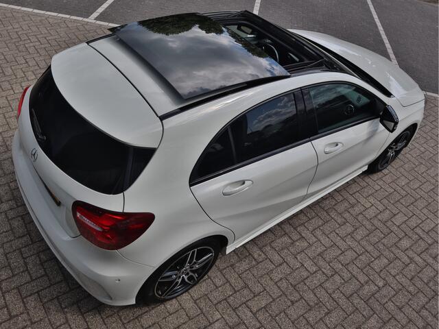 Mercedes-Benz A-KLASSE 180 Business Solution AMG Automaat Schuif-kanteldak | Alcantara | Camera | Navigatie