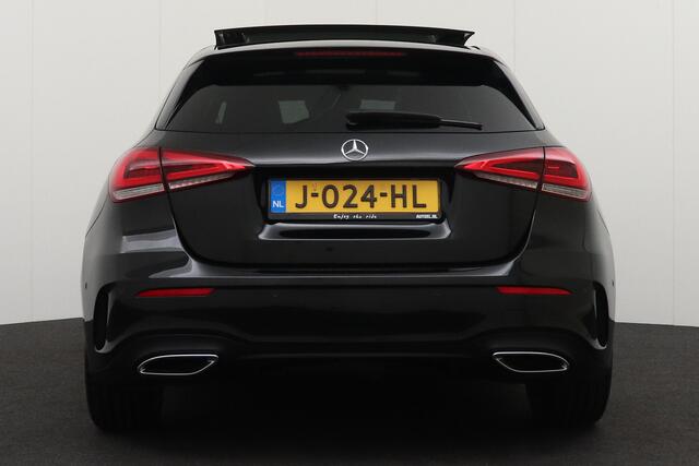 Mercedes-Benz A-KLASSE 180 Aut. AMG Night Pano-dak Memory Trekhaak Camera