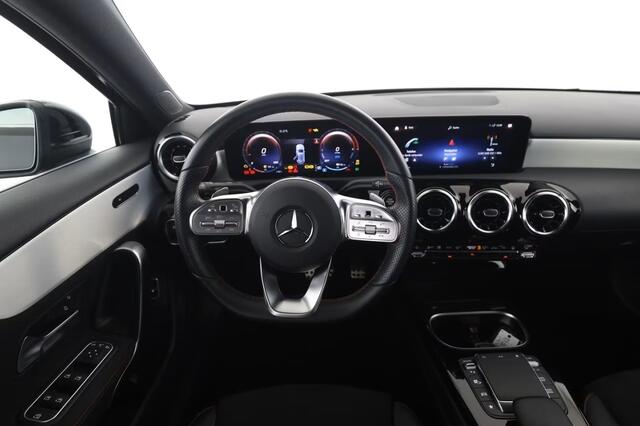Mercedes-Benz A-KLASSE 250 e AMG ** LED, MBUX+, 19-inch LMV, ADAPT. CRUISE, SPIEGEL PACK ** UNFALLFREI - JUNGE STERNE ** ** INFORMEER OOK NAAR ONZE AANTREKKELIJKE FINANCIAL-LEASE TARIEVEN **
