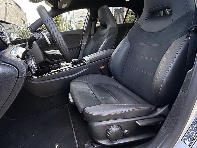 Mercedes-Benz A-KLASSE 250 e AMG ** LED, MBUX+, 19-inch LMV, ADAPT. CRUISE, NIGHT PAKKET ** 1e EIG - UNFALLFREI - JUNGE STERNE ** ** INFORMEER OOK NAAR ONZE AANTREKKELIJKE FINANCIAL-LEASE TARIEVEN **