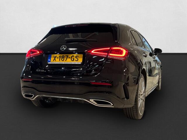 Mercedes-Benz A-KLASSE 250 e Premium AMG / PANO / CAMERA / CRUISE / 19'' / LEER / STOELVERW