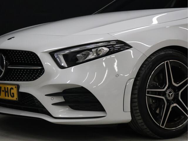 Mercedes-Benz A-KLASSE 160 AMG Sport [SCHUIFKANTELDAK, CAMERA, PDC V+A, APPLE CARPLAY, ANDROID AUTO, CRUISE CONTROL, NAVIGATIE, AIRCONDITIONING, AMG PAKKET, NIEUWSTAAT]