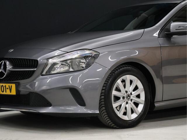 Mercedes-Benz A-KLASSE 180 Business Solution [CAMERA, PDC ACHTER, CRUISE CONTROL, BLUETOOTH, AMG STOELEN, NAVIGATIE, AIRCONDITIONING, LED, NIEUWSTAAT]