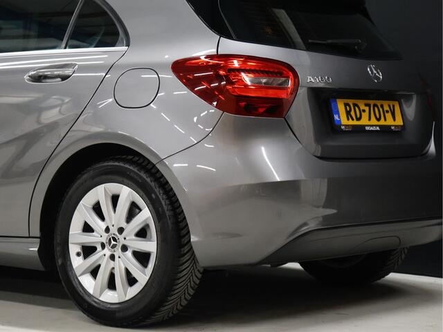 Mercedes-Benz A-KLASSE 180 Business Solution [CAMERA, PDC ACHTER, CRUISE CONTROL, BLUETOOTH, AMG STOELEN, NAVIGATIE, AIRCONDITIONING, LED, NIEUWSTAAT]