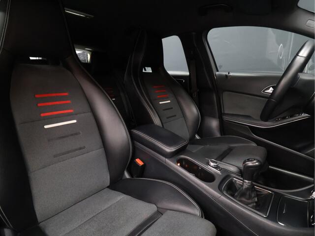 Mercedes-Benz A-KLASSE 180 Business Solution [CAMERA, PDC ACHTER, CRUISE CONTROL, BLUETOOTH, AMG STOELEN, NAVIGATIE, AIRCONDITIONING, LED, NIEUWSTAAT]