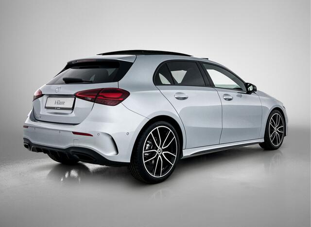 Mercedes-Benz A-KLASSE 180 Business Solution AMG | Nightpakket | Premium Plus pakket | Parkeerpakket met 360°-camera | KEYLESS GO | Head-up display | Dodehoekassistent | Stoelverwarming voor | EASY PACK achterklep |