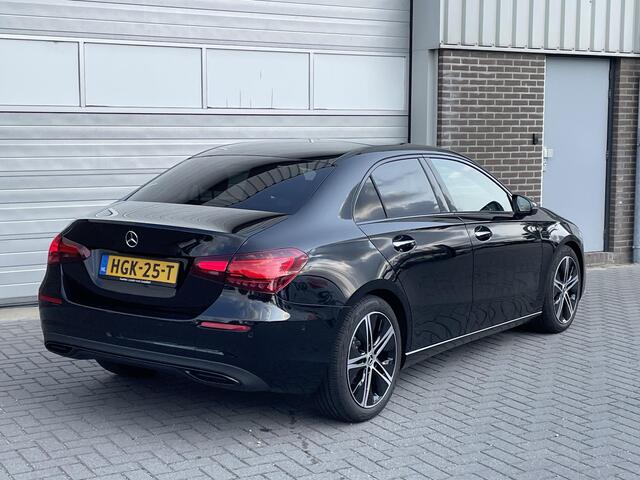 Mercedes-Benz A-KLASSE Limousine 180 Luxury | Panoramadak | Nightpakket |